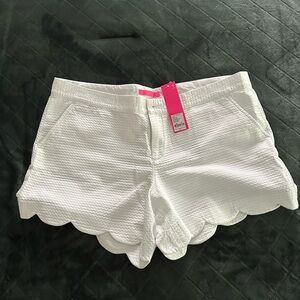 Lilly Pulitzer buttercup scallop shorts white